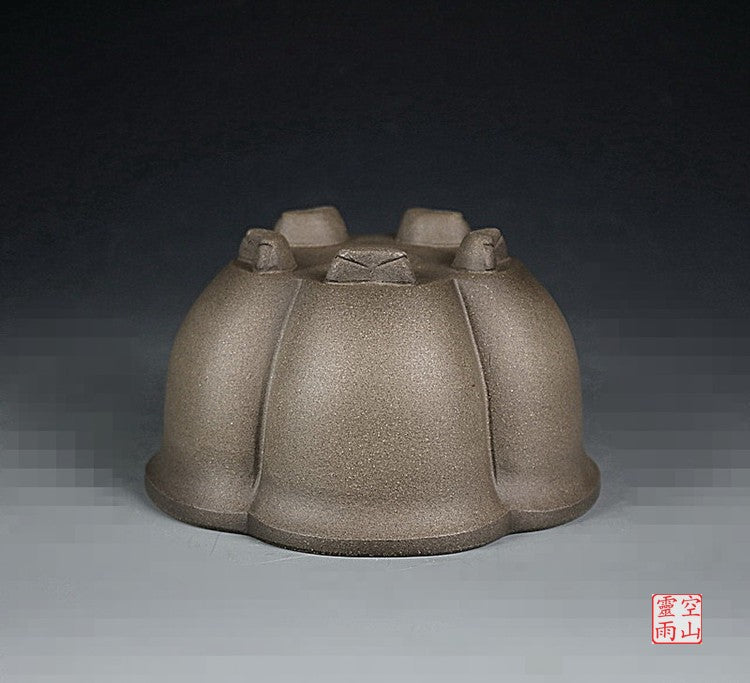 Flower shaped black clay bonsaipot