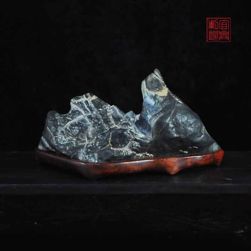 Small Suiseki Mountain stone